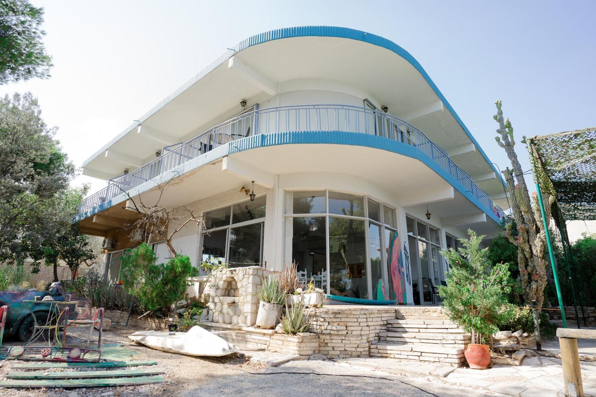 Hotel Korfos - Ξενοδοχείο Κόρφος Renovated Hotel Korfos